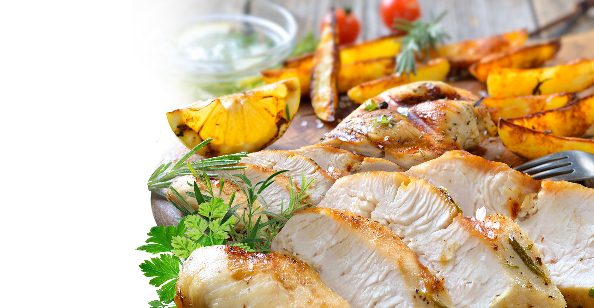 Grilled,Chicken,Breast,With,Lemon,Dipping,Sauce,And,Rosemary,Potato